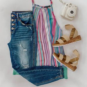 Image post by @shopfillyflair on Instagram