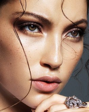 Image post by @tonimaltmakeup on Instagram