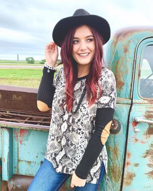 Image post by @shopfillyflair on Instagram