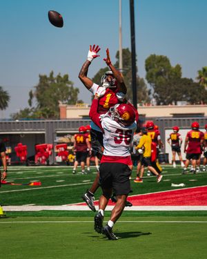 Image post by @uscfb on Instagram