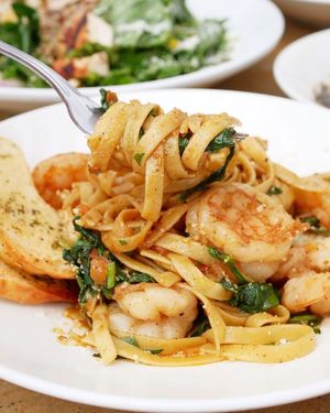 Image post by @houlihans on Instagram