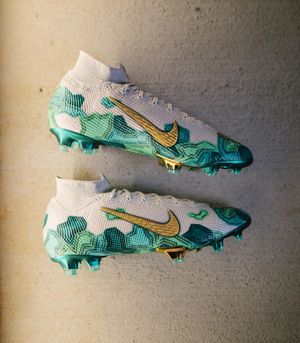 Image post by @soccerdotcom on Instagram