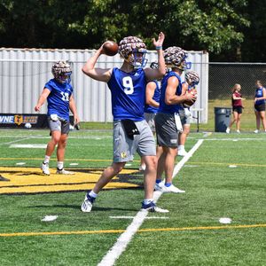 Image post by @wne_goldenbears on Instagram