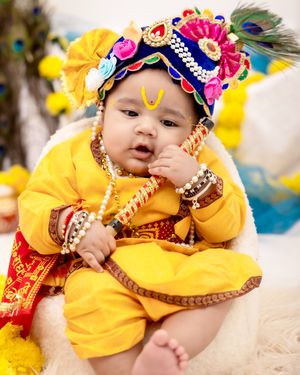 Image post by @newbornbabyphotographystudio on Instagram