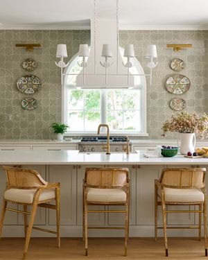 Image post by @julieneilldesigns on Instagram