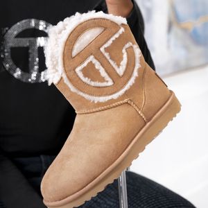 Image post by @ugg on Instagram