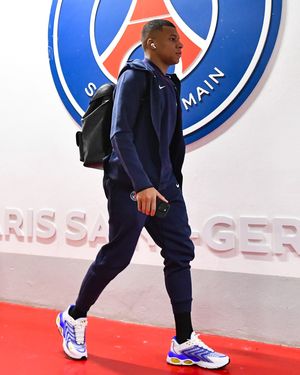 Image post by @psg on Instagram