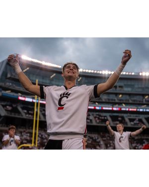 Image post by @gobearcatscheer on Instagram