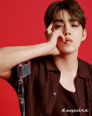 Image post by @esquire.korea on Instagram