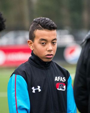 Image post by @azalkmaar on Instagram