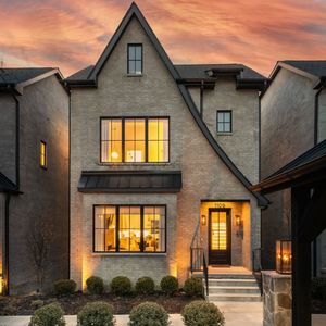 Image post by @samgrayrealestate on Instagram