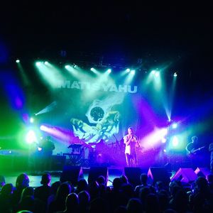 Image post by @thewarfield on Instagram