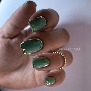Image post by @nestanails on Instagram