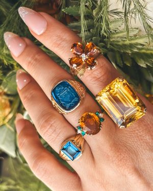 Image post by @maejeanvintage on Instagram