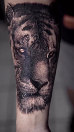 Video post by @skindesigntattoos on Instagram