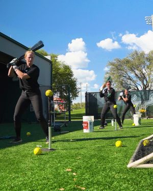 Image post by @usfsoftball on Instagram