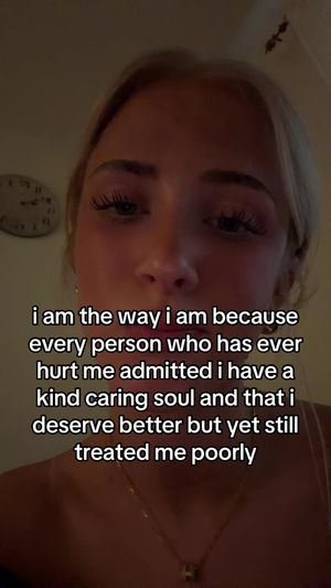 Video post by @theelliebarker on TikTok