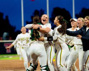 Image post by @baylorsoftball on Instagram