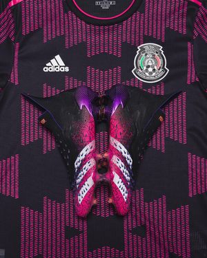 Image post by @soccerdotcom on Instagram