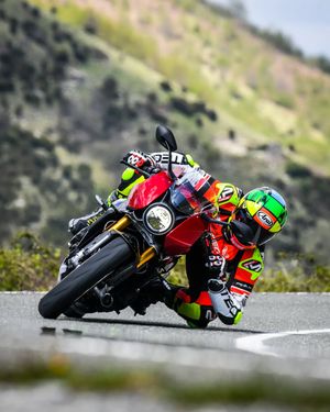 Image post by @loreschiappa on Instagram
