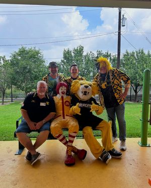 Image post by @houstonsabercats on Instagram