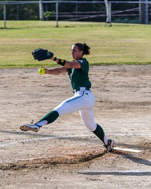 Image post by @usfsoftball on Instagram