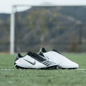 Image post by @soccerdotcom on Instagram