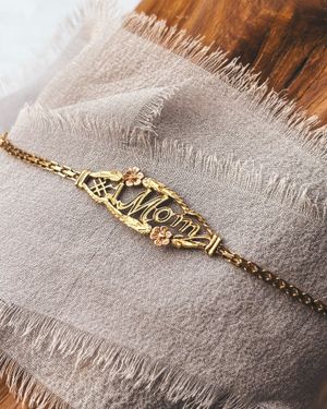 Image post by @maejeanvintage on Instagram