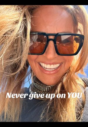 Video post by @shop.with.caroline on TikTok