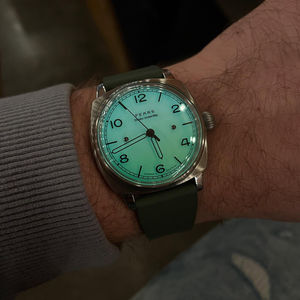 Image post by @fearswatches on Instagram