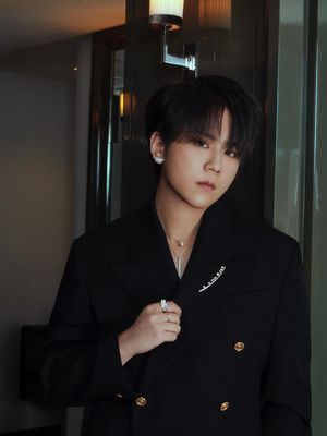 Image post by @ellemenhk on Instagram