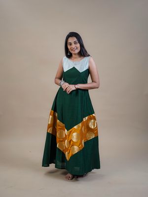 Image post by @shraddhaa_trends on Instagram