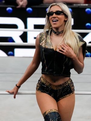 Image post by @thewrestlingclassic on Instagram