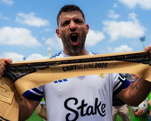 Image post by @javizeyes on Instagram