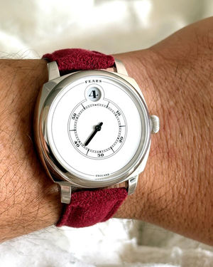 Image post by @fearswatches on Instagram