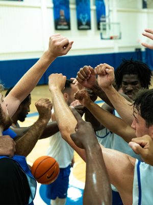 Image post by @ubuffalo_mbb on Instagram
