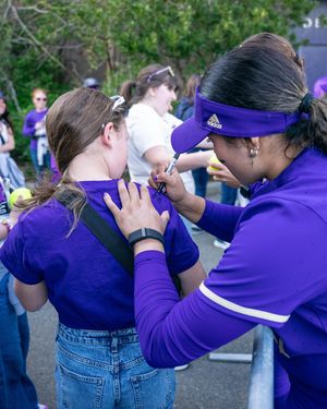 Image post by @uwsoftball on Instagram