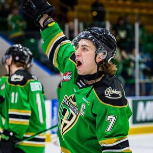 Image post by @paraidershockey on Instagram