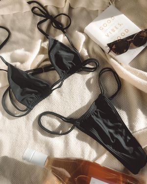 Image post by @hennyswimwear on Instagram