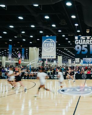 Image post by @nikegirlseybl on Instagram