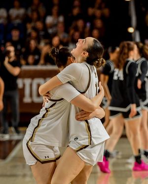 Image post by @hannahallyphoto on Instagram