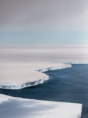 Image post by @white.desert.antarctica on Instagram