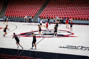 Image post by @suuwbasketball on Instagram