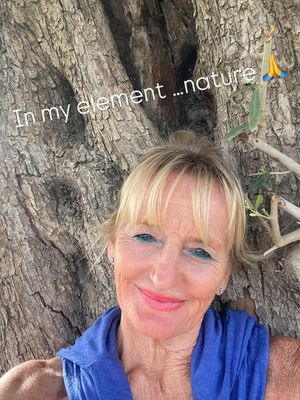 Image post by @juliemileslewis on Instagram