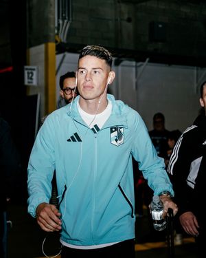 Image post by @mnufc on Instagram