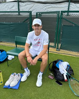 Image post by @alexdeminaur on Instagram