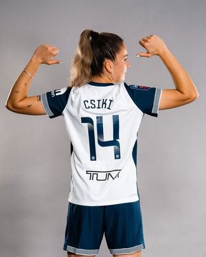 Image post by @SpursWomen on Facebook