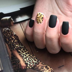 Image post by @nestanails on Instagram