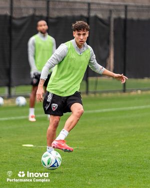 Image post by @dcunited on Instagram