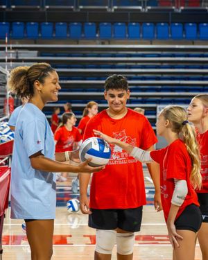 Image post by @fauvolleyball on Instagram
